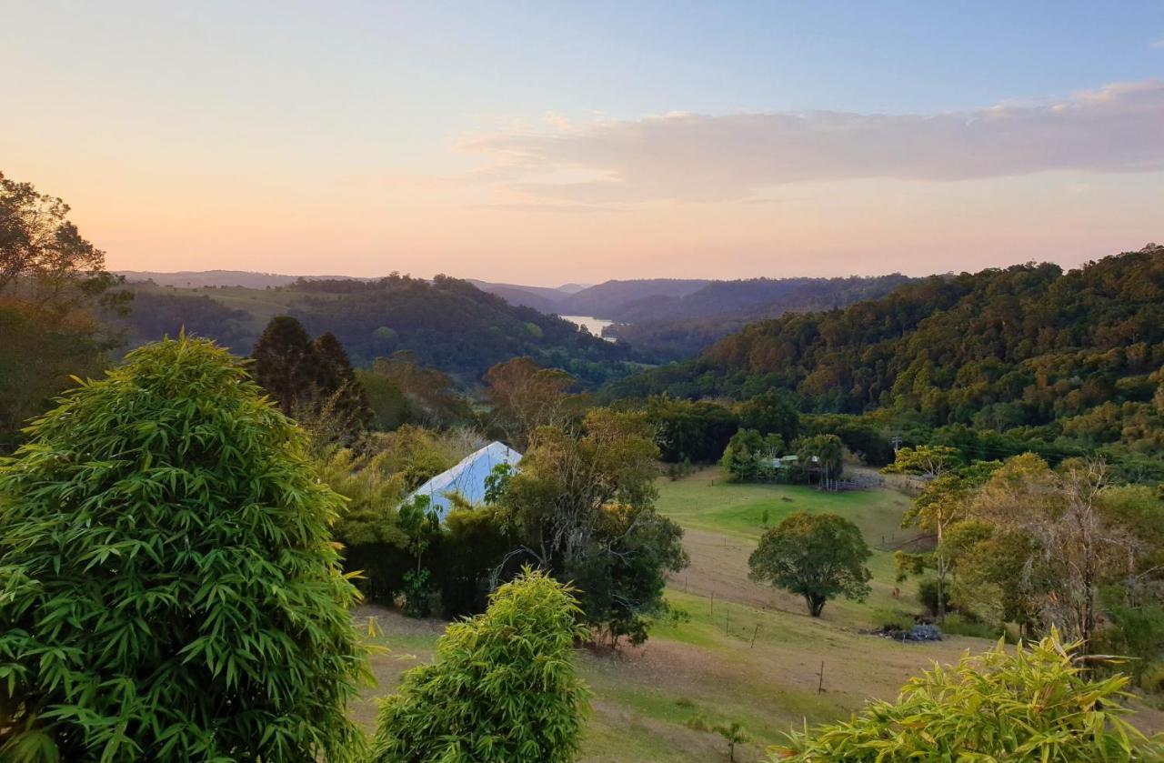 Maleny Tropical Retreat Bed & Breakfast Bagian luar foto